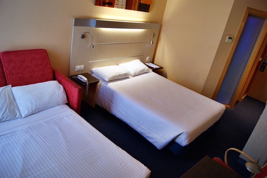 Hotel YIT Ciudad De Zaragoza Buitenkant foto