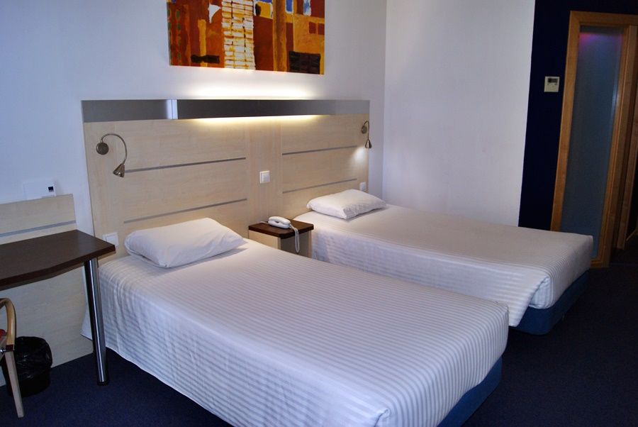 Hotel YIT Ciudad De Zaragoza Buitenkant foto
