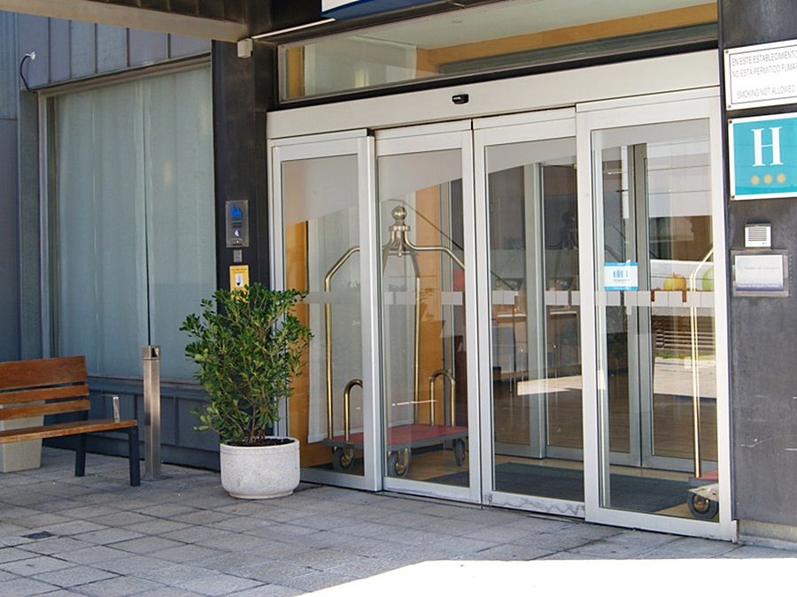 Hotel YIT Ciudad De Zaragoza Buitenkant foto